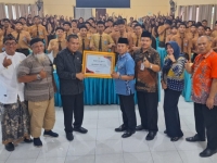 NASIONALISME DI SMA N 1 BAE KUDUS BERSAMA Dr. H, MUSTHOFA, S.E., M.M.